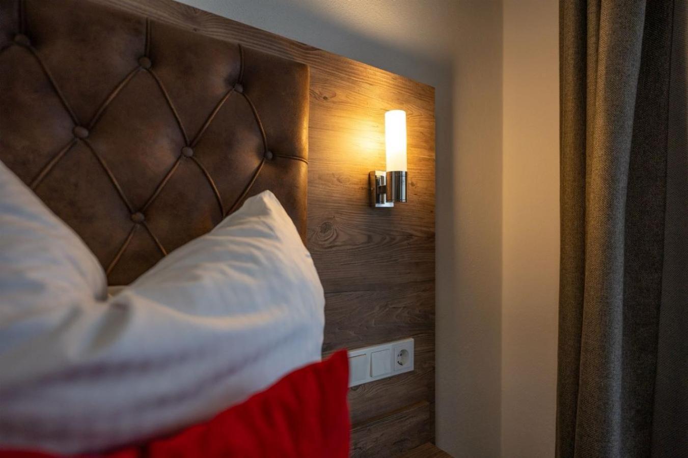 B&S Hotel Weißenhorn Екстериор снимка