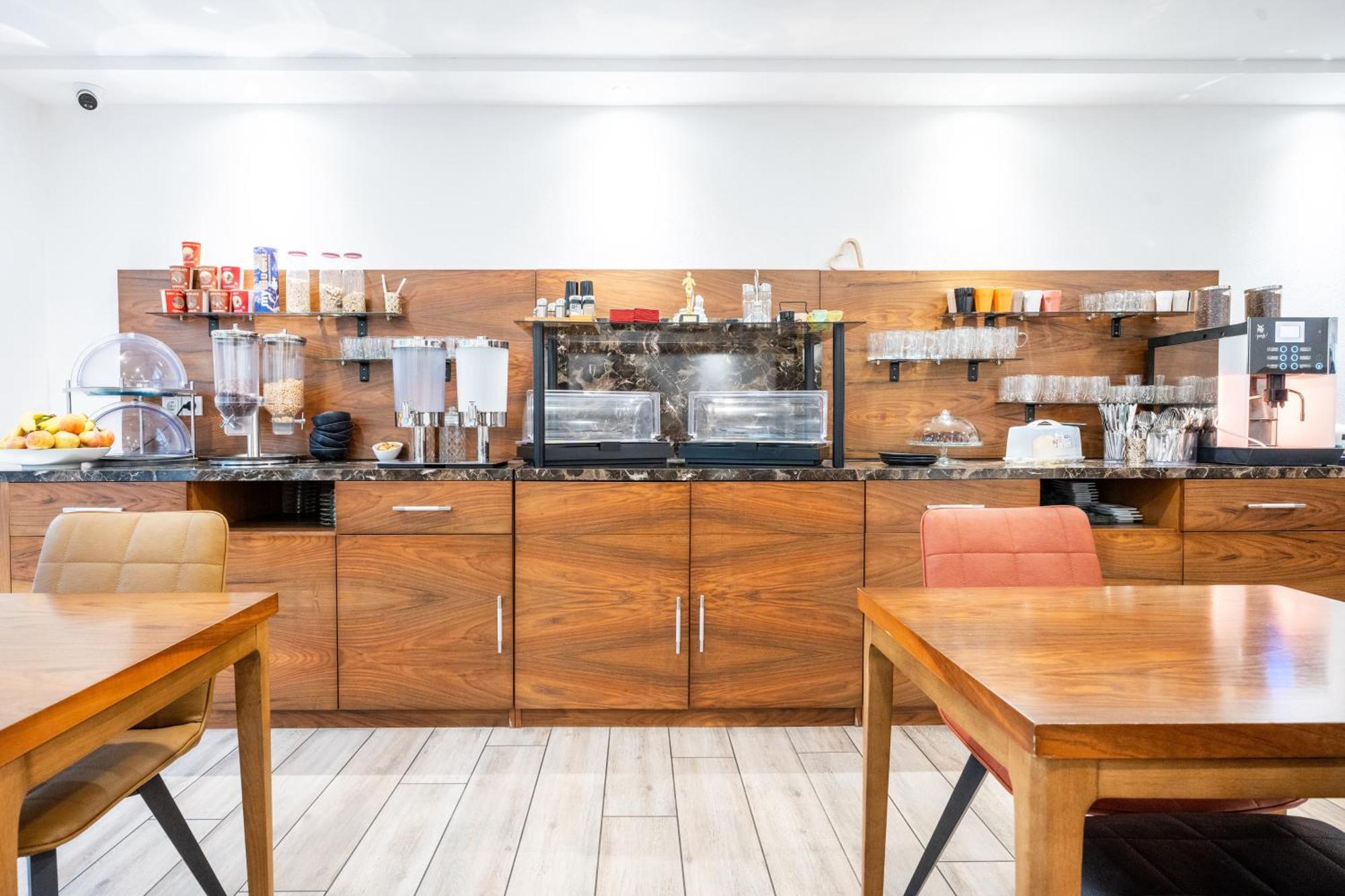 B&S Hotel Weißenhorn Екстериор снимка