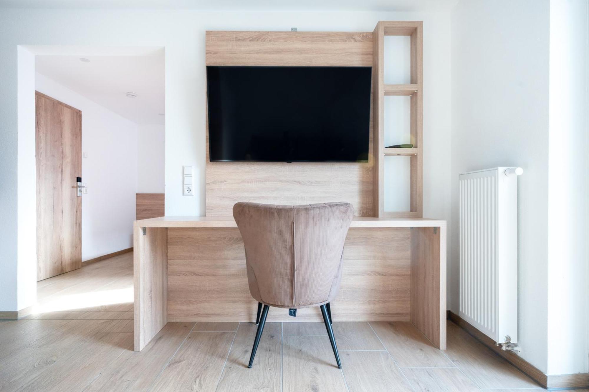 B&S Hotel Weißenhorn Екстериор снимка